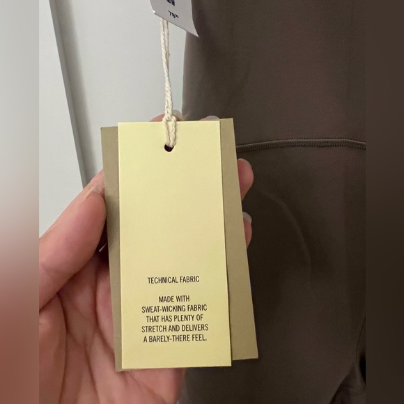 Aritzia divinity 7” jumpsuit in TAUPE - Picture 5 of 6